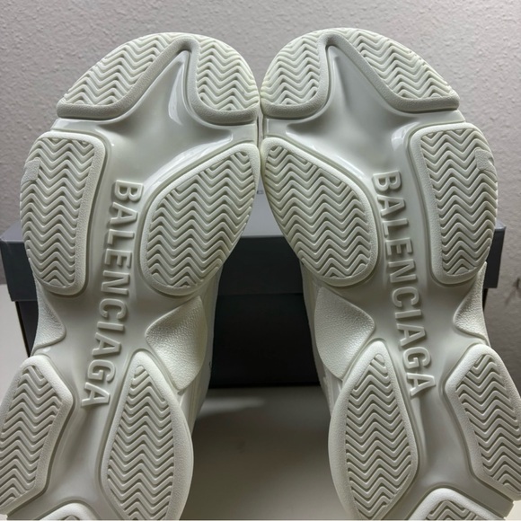 Balenciaga Triple S Size 43 main image 1